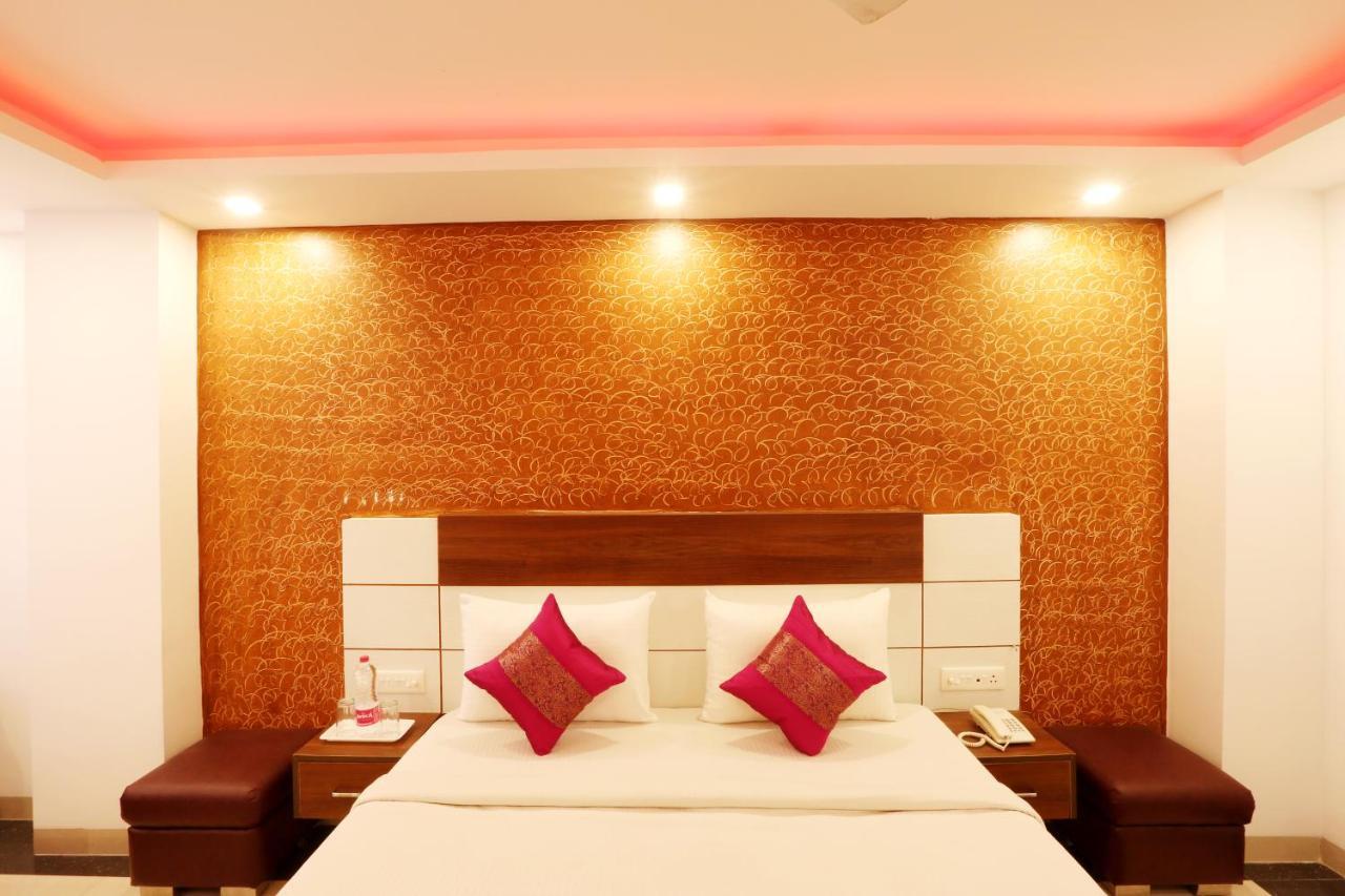 Hotel Airport Star Ню Делхи Екстериор снимка